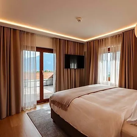 ホテル Boutique Panorama Crans-montana 3*